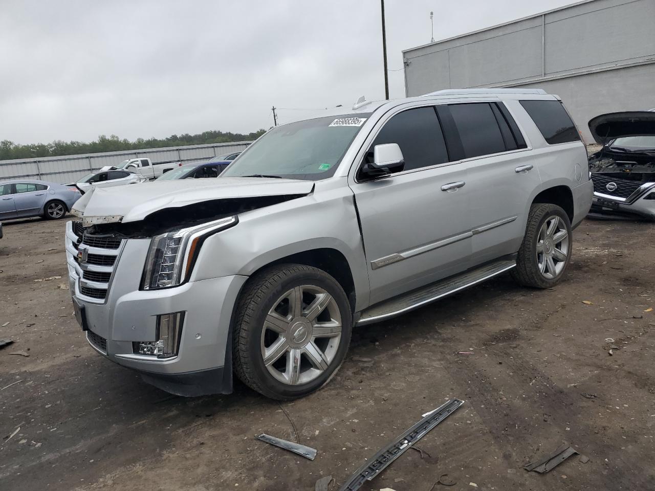CADILLAC ESCALADE LUXURY