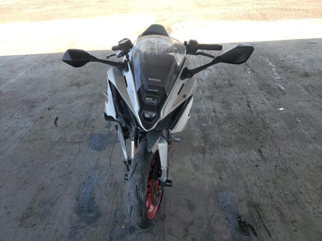 2024 SUZUKI GSX800 F - JS1EM13B7R7103797