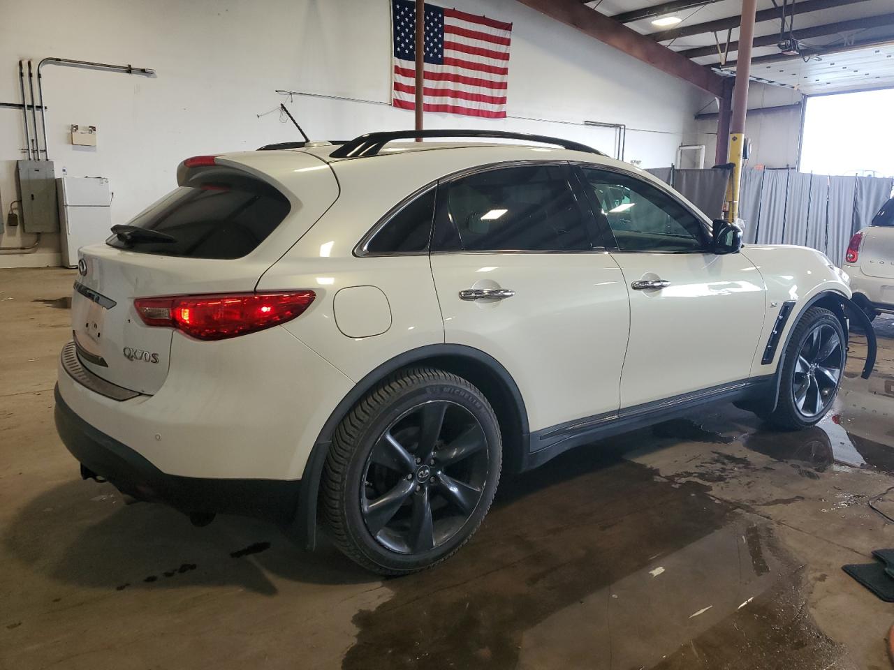 INFINITI QX70