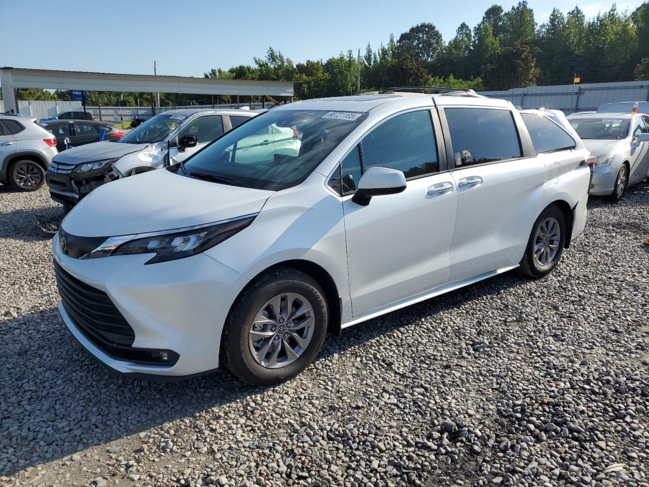 TOYOTA SIENNA XLE
