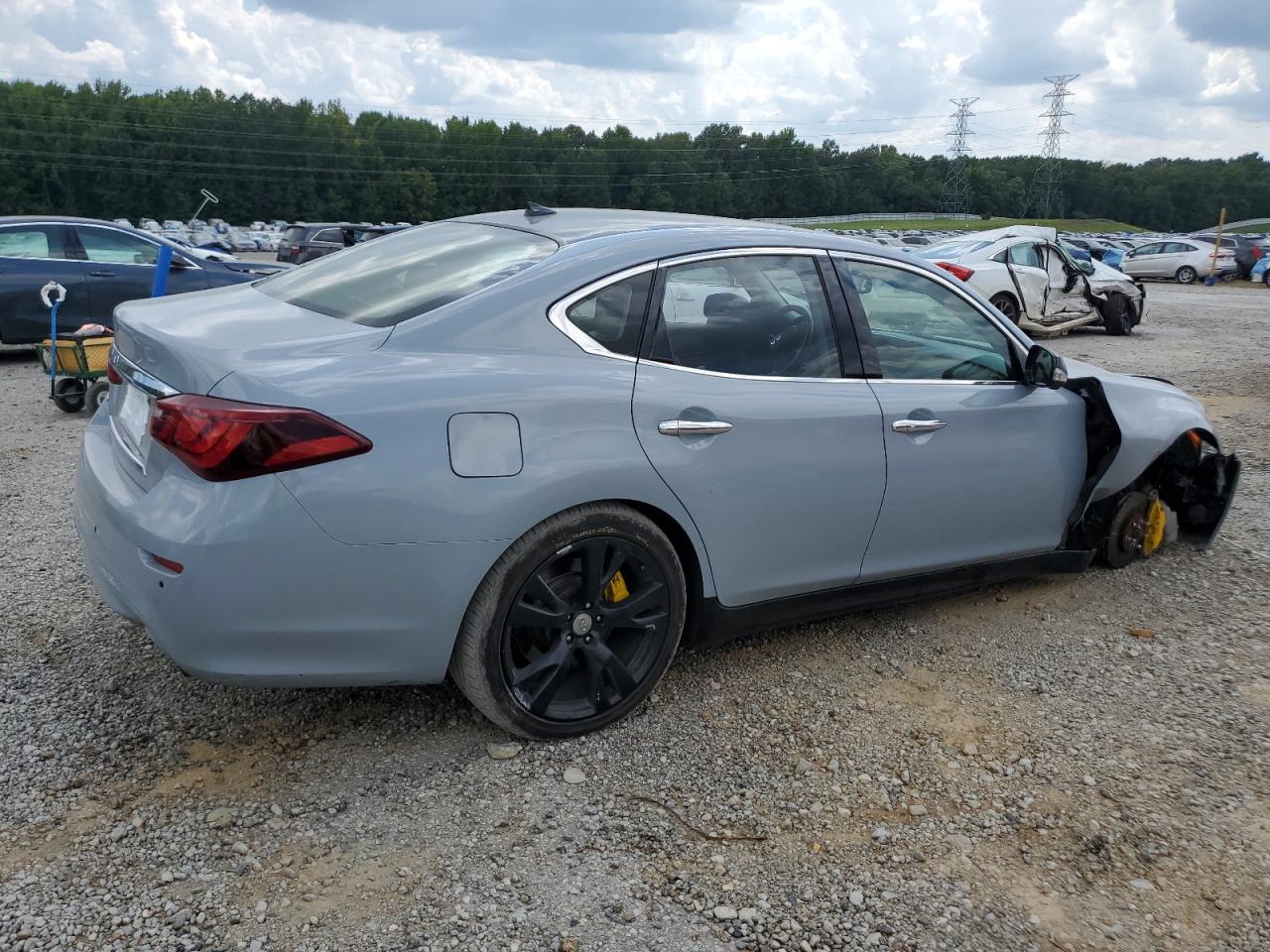 INFINITI Q70 3.7 LUXE