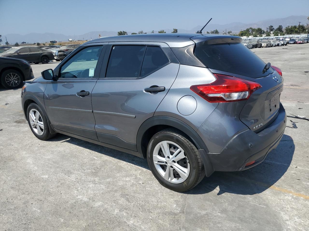 NISSAN KICKS S