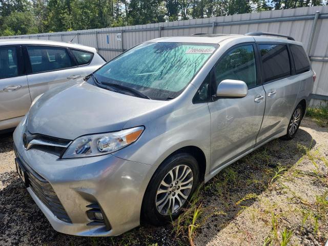TOYOTA SIENNA XLE