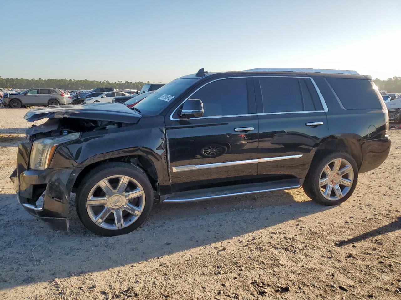 CADILLAC ESCALADE LUXURY