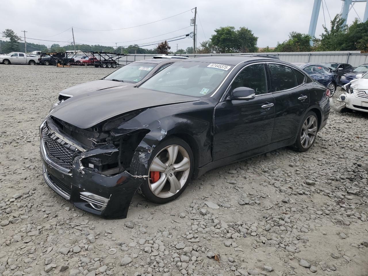 INFINITI Q70 3.7