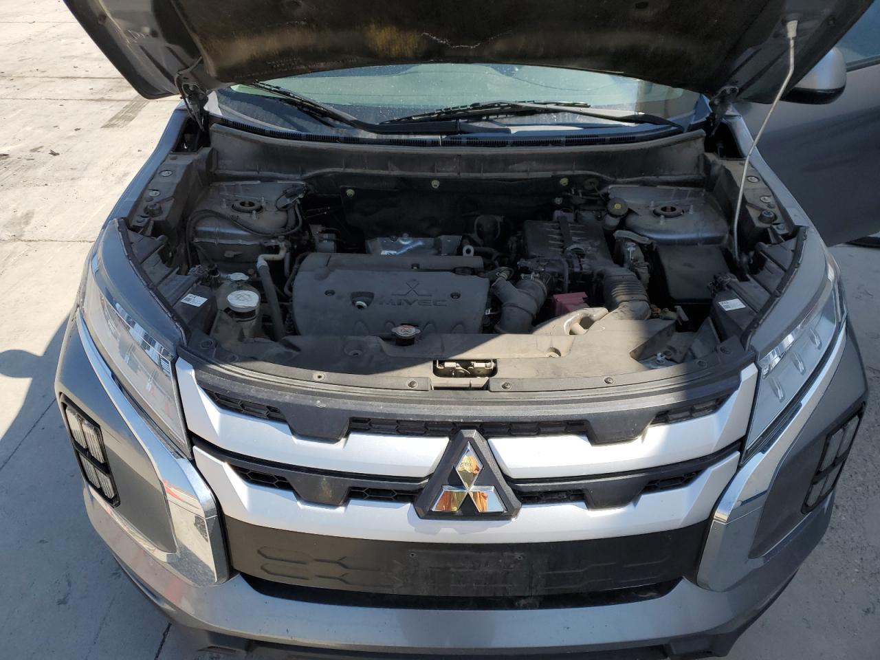 MITSUBISHI OUTLANDER ES