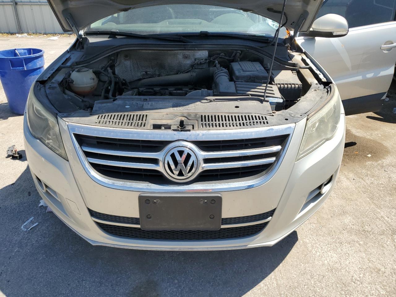 VOLKSWAGEN TIGUAN SE