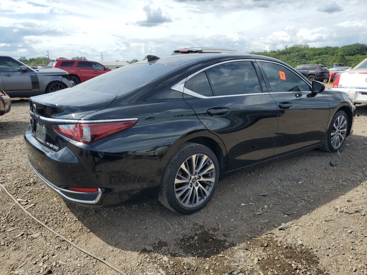 Lexus Es 250 Base Image 3