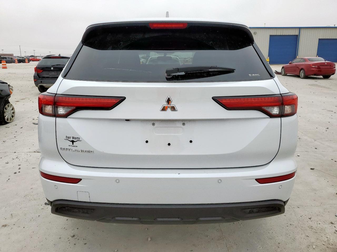 MITSUBISHI OUTLANDER ES