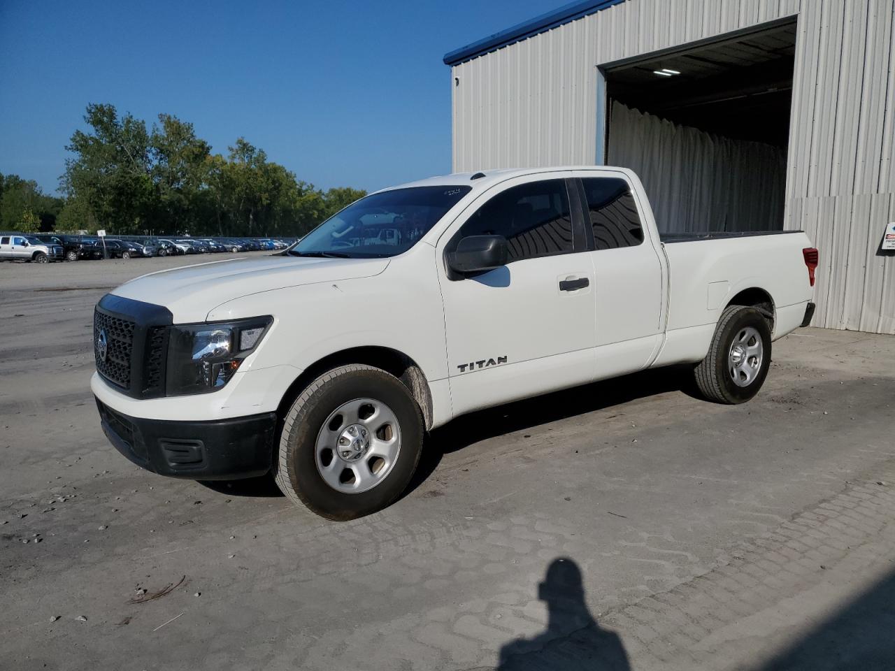 NISSAN TITAN S