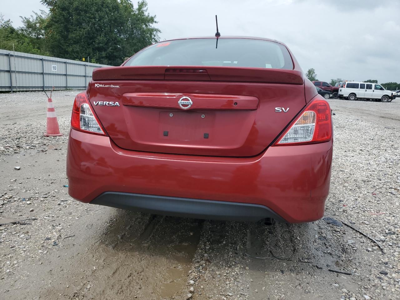 NISSAN VERSA S