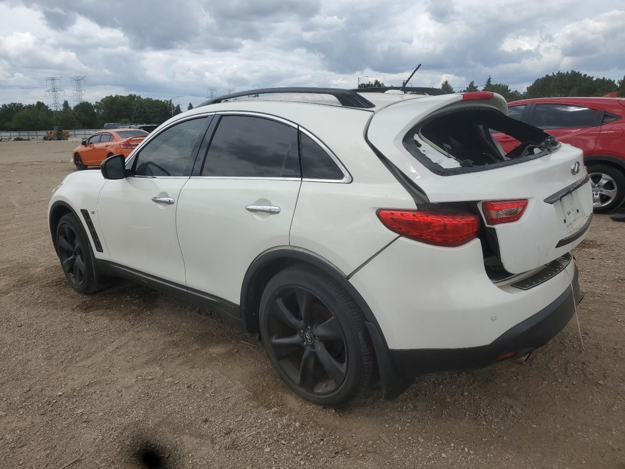 INFINITI QX70