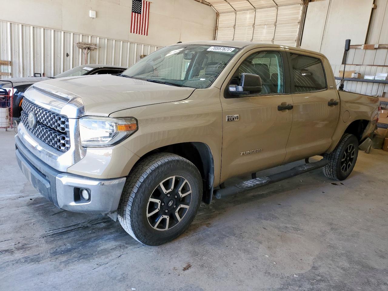 TOYOTA TUNDRA CREWMAX SR5