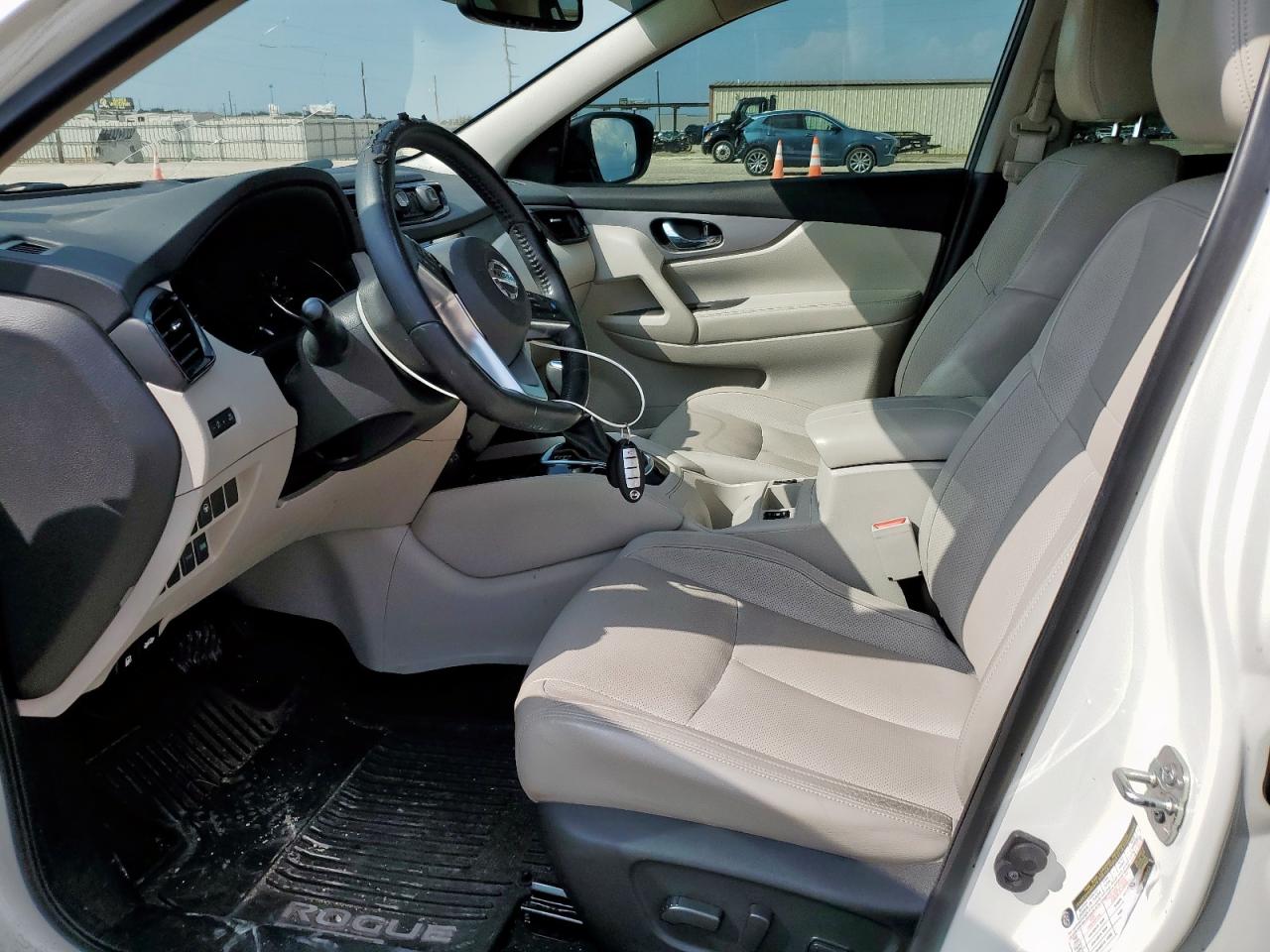 NISSAN ROGUE SPORT S