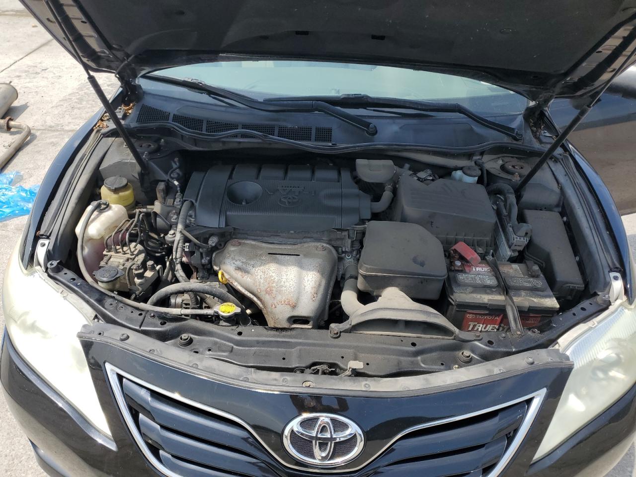 TOYOTA CAMRY BASE