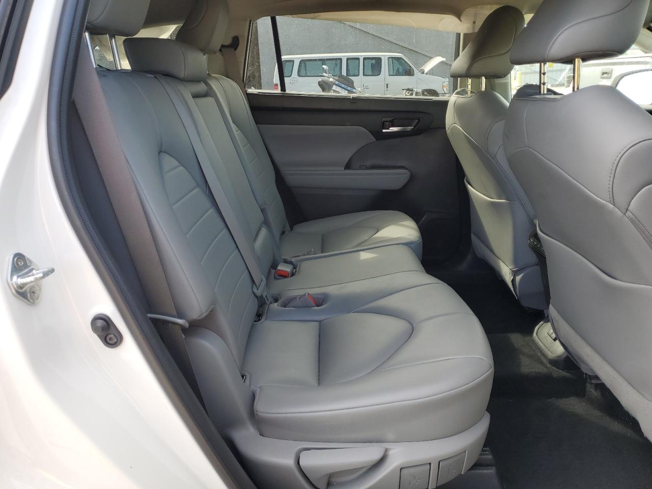 TOYOTA HIGHLANDER XLE