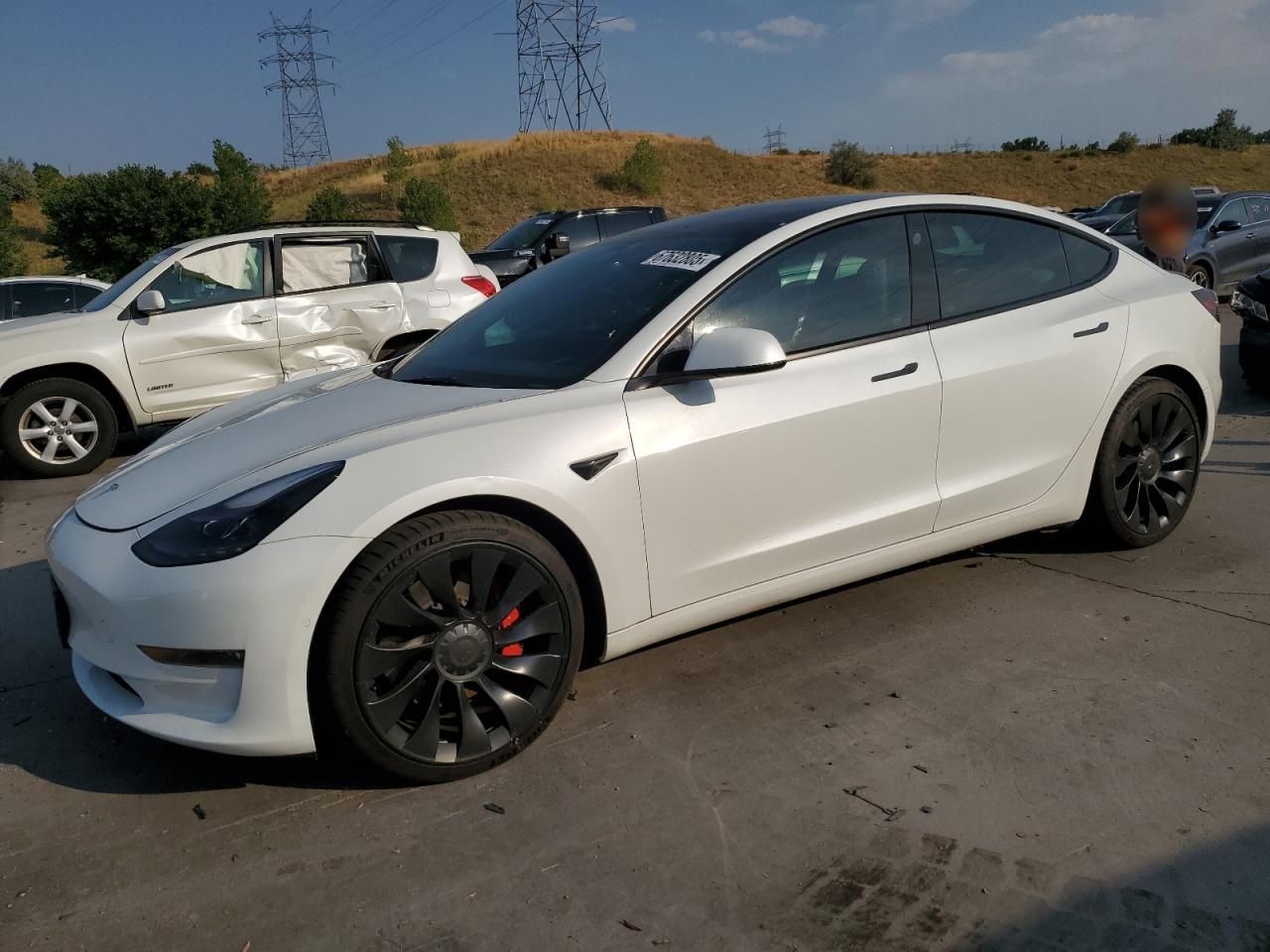 TESLA MODEL 3