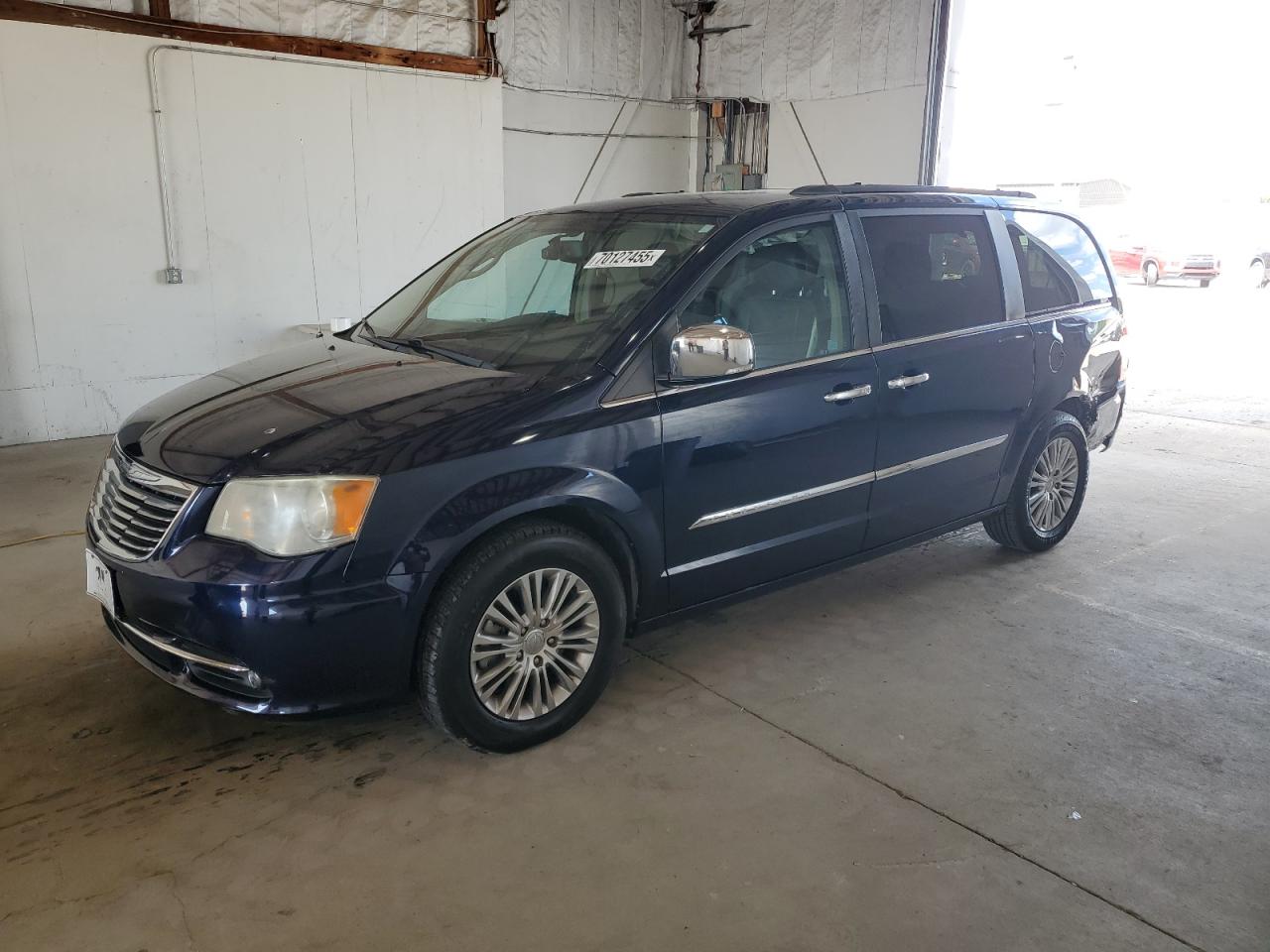 CHRYSLER TOWN & COUNTRY TOURING L