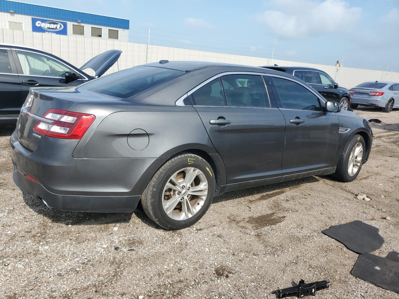FORD TAURUS SE