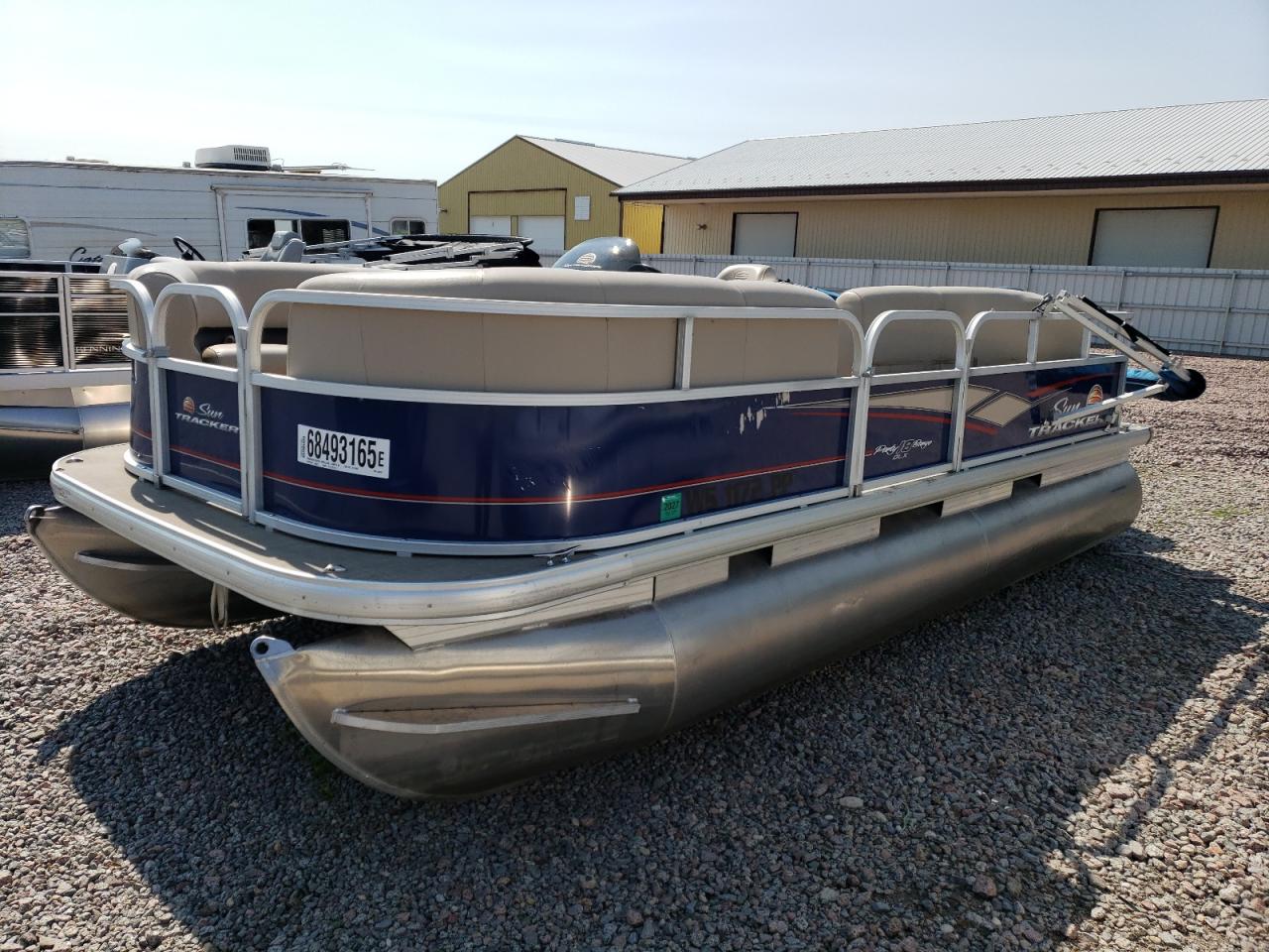 Lot #3221605316 2018 SUN TRACKER 20 PARTY BARGE