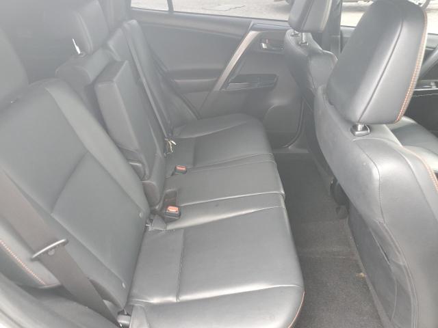 2017 TOYOTA RAV4 SE JTMNFREV9HJ710534