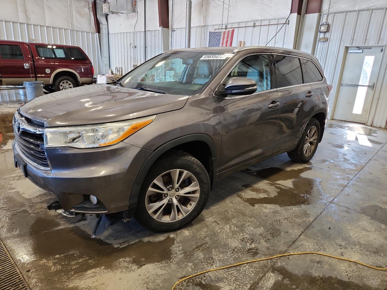 TOYOTA HIGHLANDER XLE