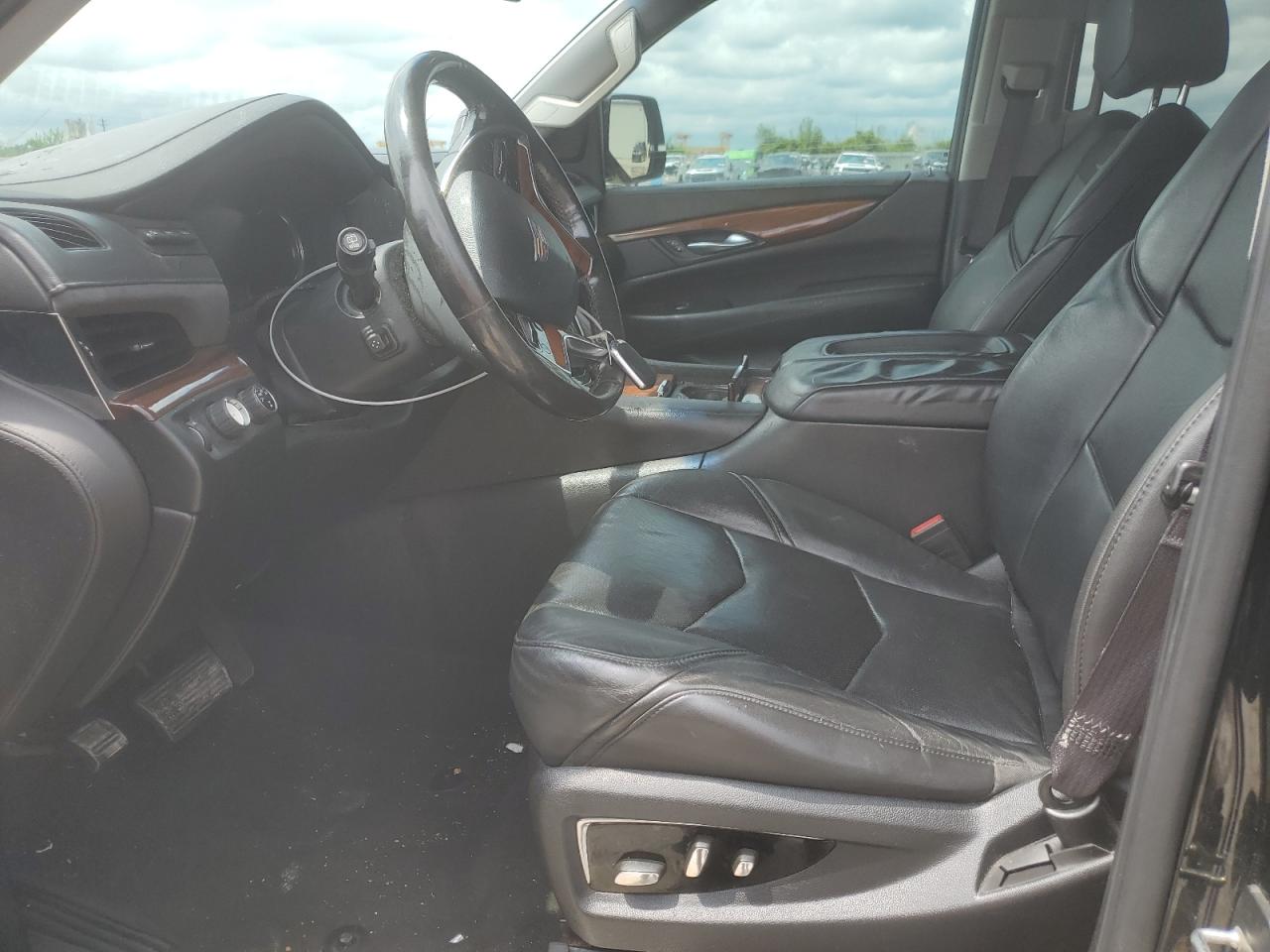 CADILLAC ESCALADE LUXURY