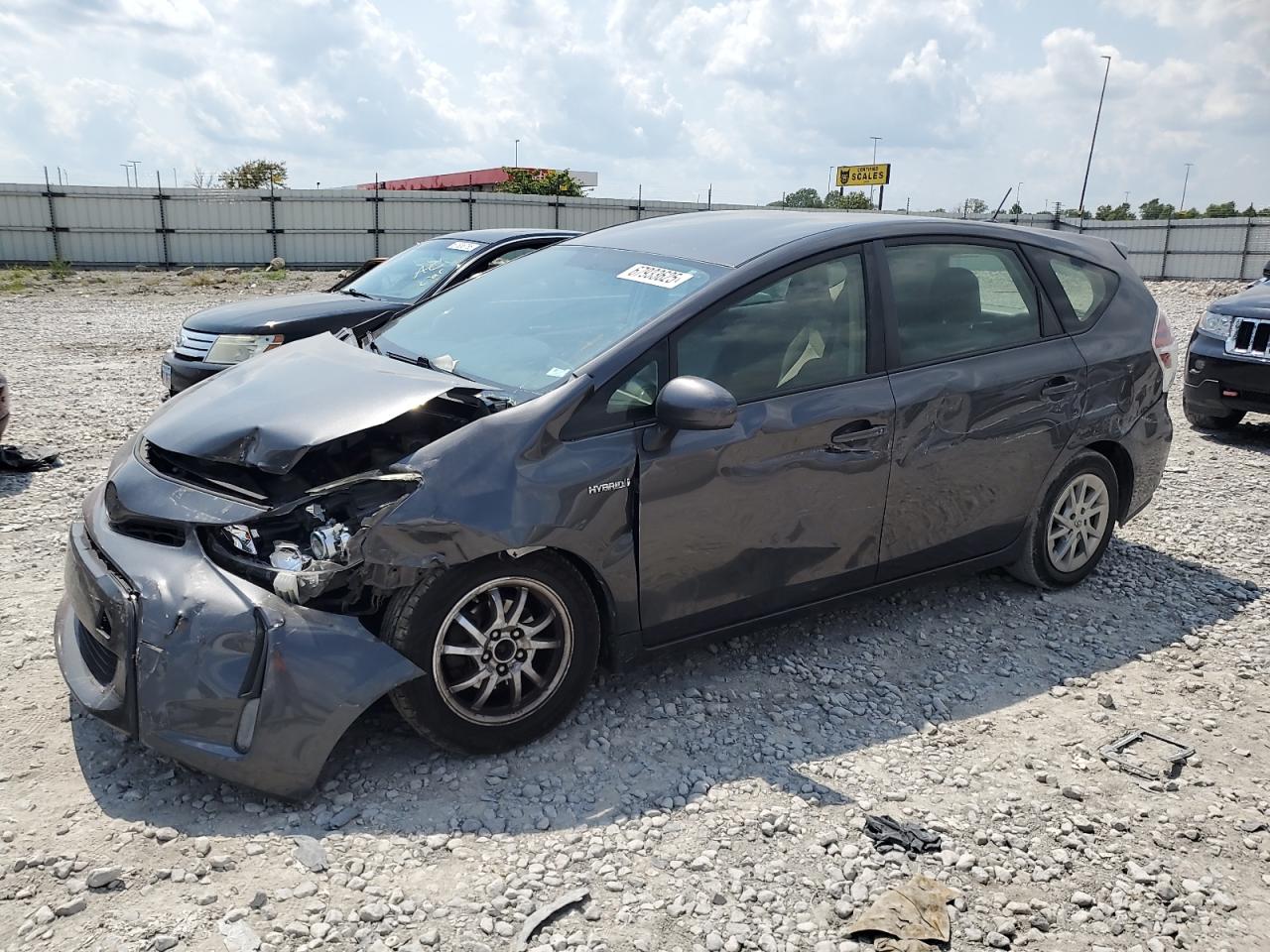 TOYOTA PRIUS V