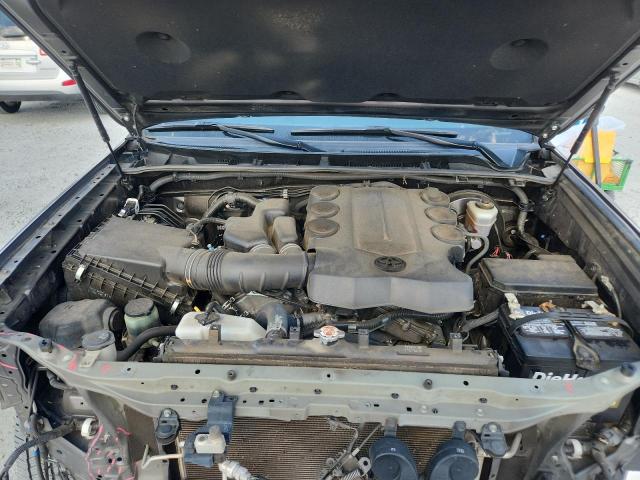 2018 TOYOTA 4RUNNER SR - JTEZU5JR8J5188546