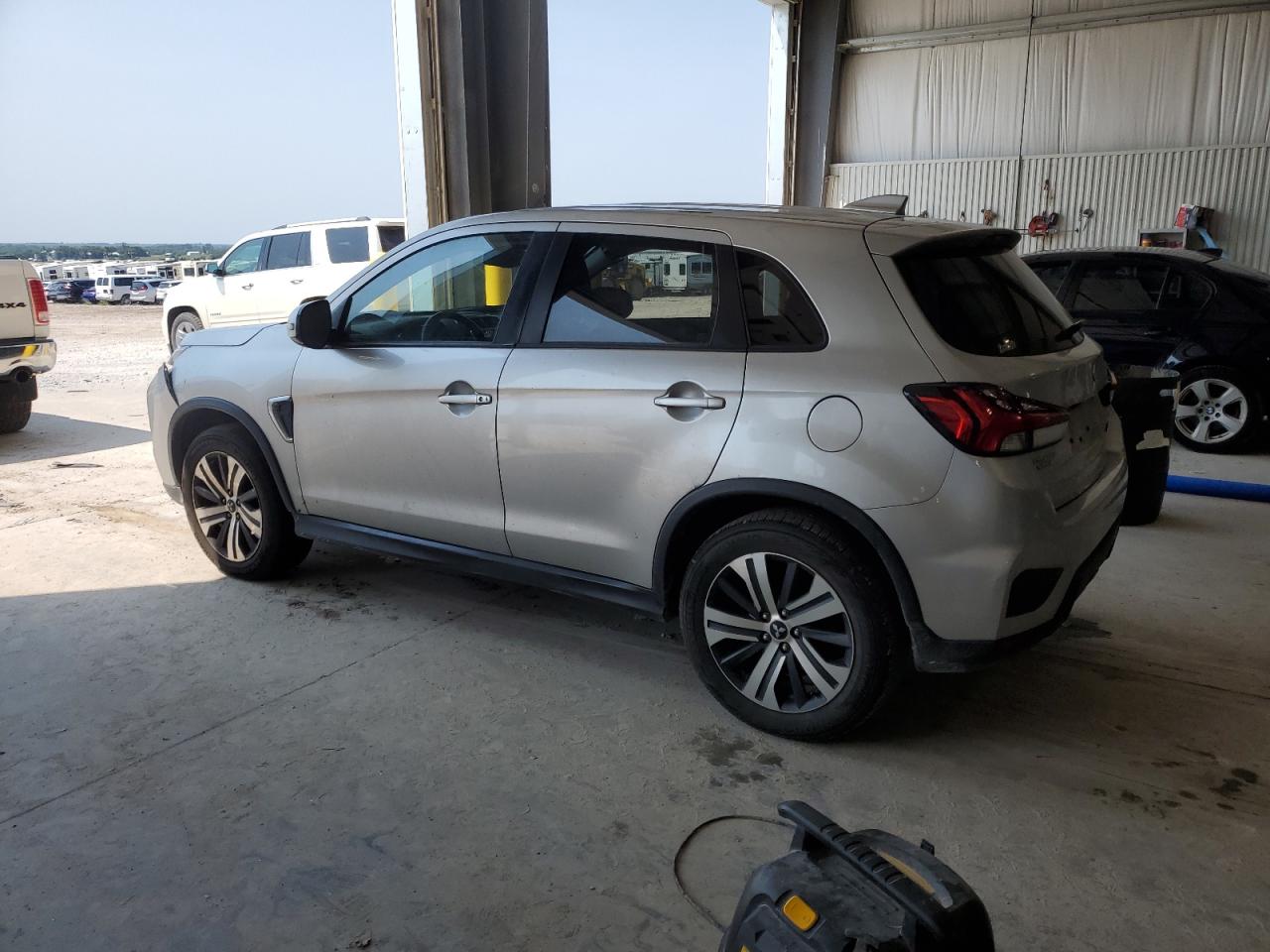 MITSUBISHI OUTLANDER ES