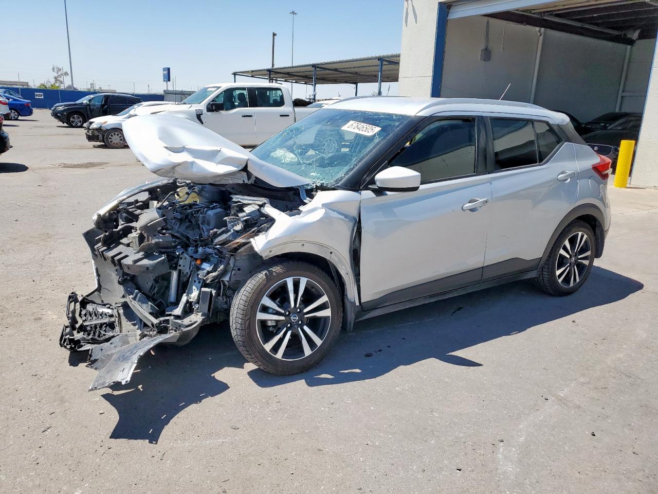 NISSAN KICKS SV