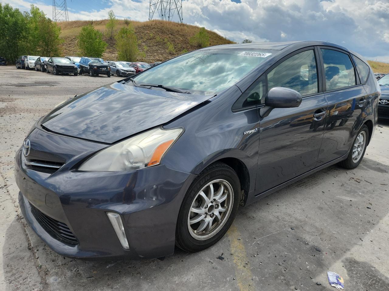TOYOTA PRIUS V