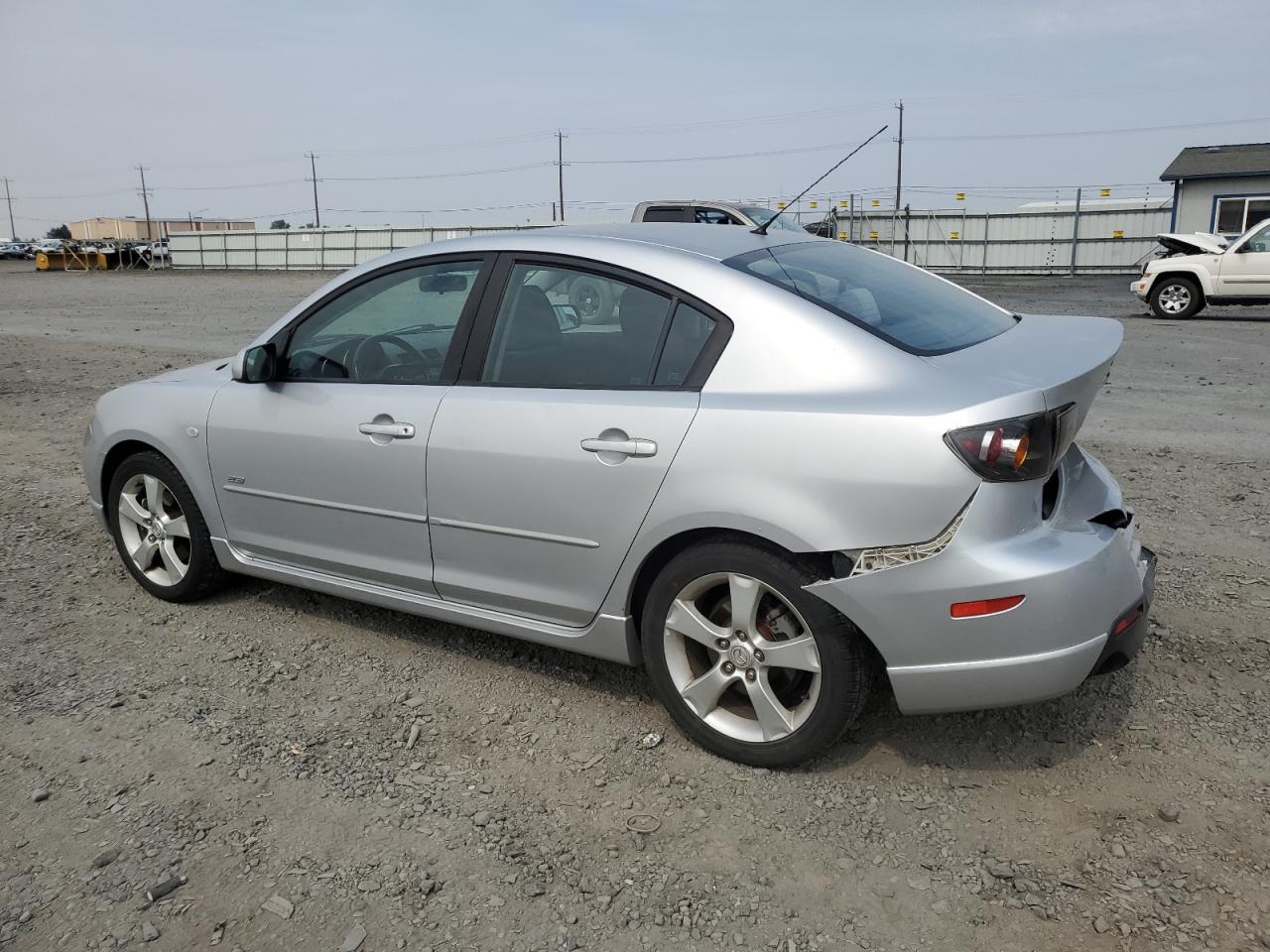 Lot #3259679381 2004 MAZDA 3 S
