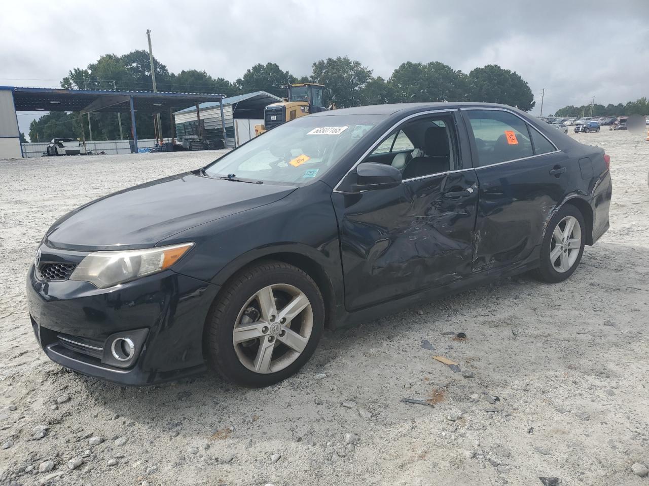 TOYOTA CAMRY BASE