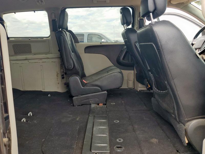 2015 CHRYSLER TOWN & COU 2C4RC1CG1FR514242