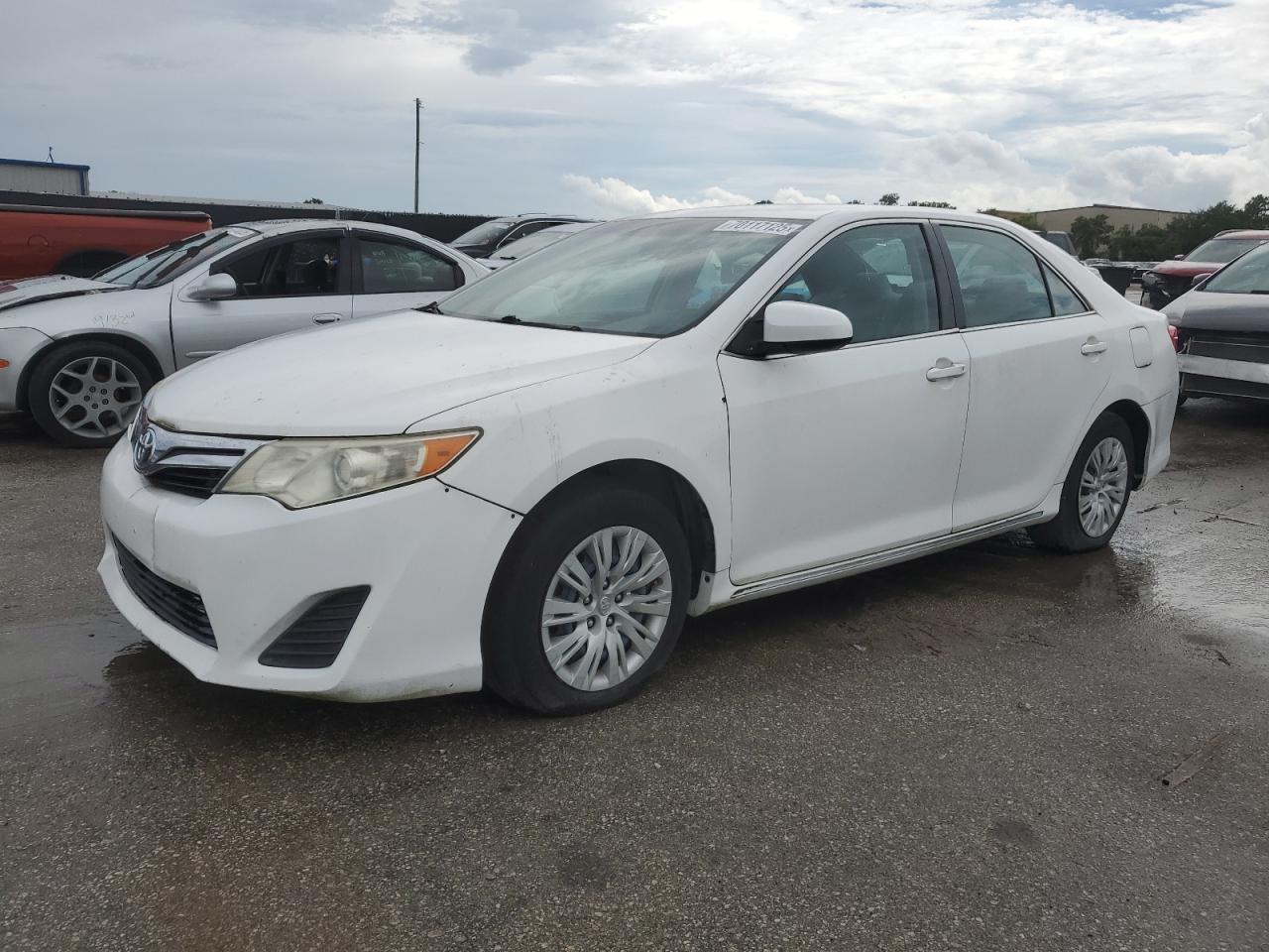 TOYOTA CAMRY HYBRID