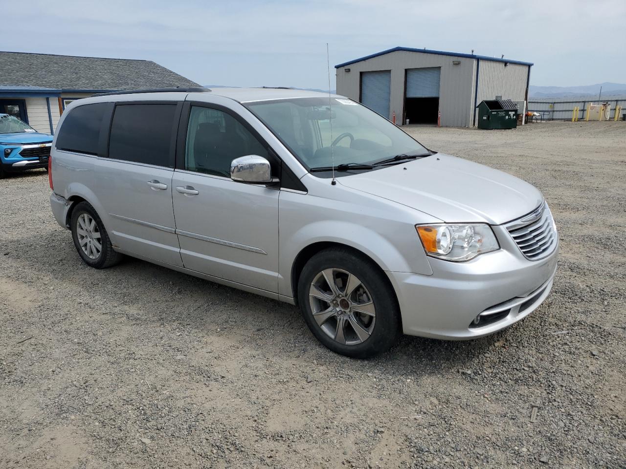 CHRYSLER TOWN & COUNTRY TOURING L