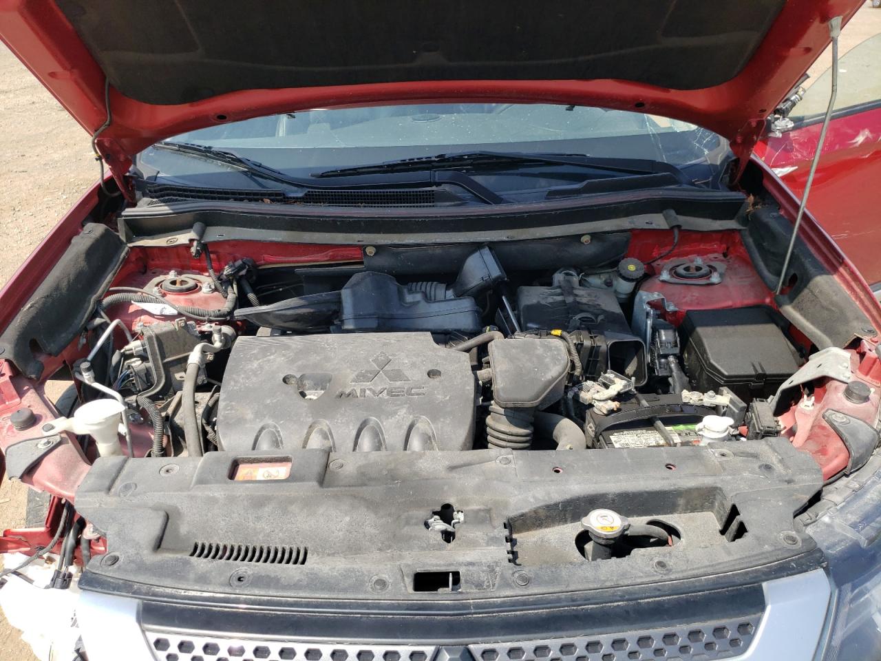 MITSUBISHI OUTLANDER SE