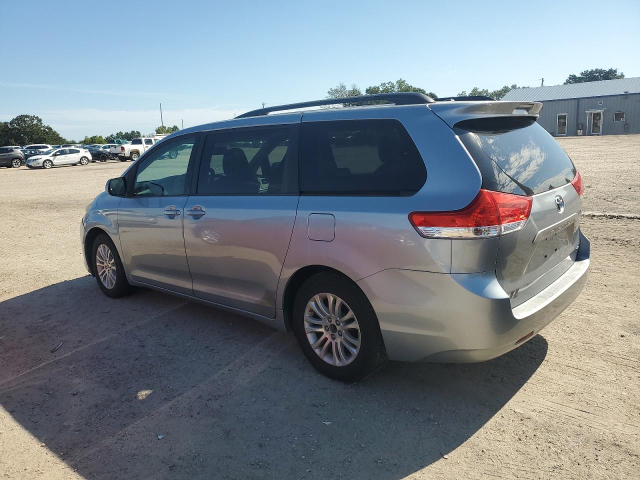 TOYOTA SIENNA XLE