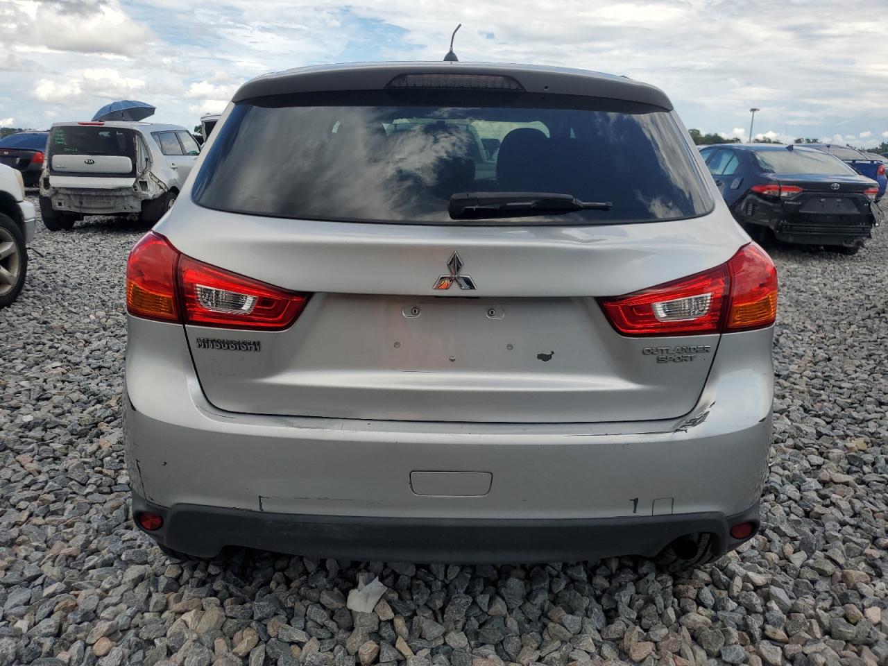 MITSUBISHI OUTLANDER ES