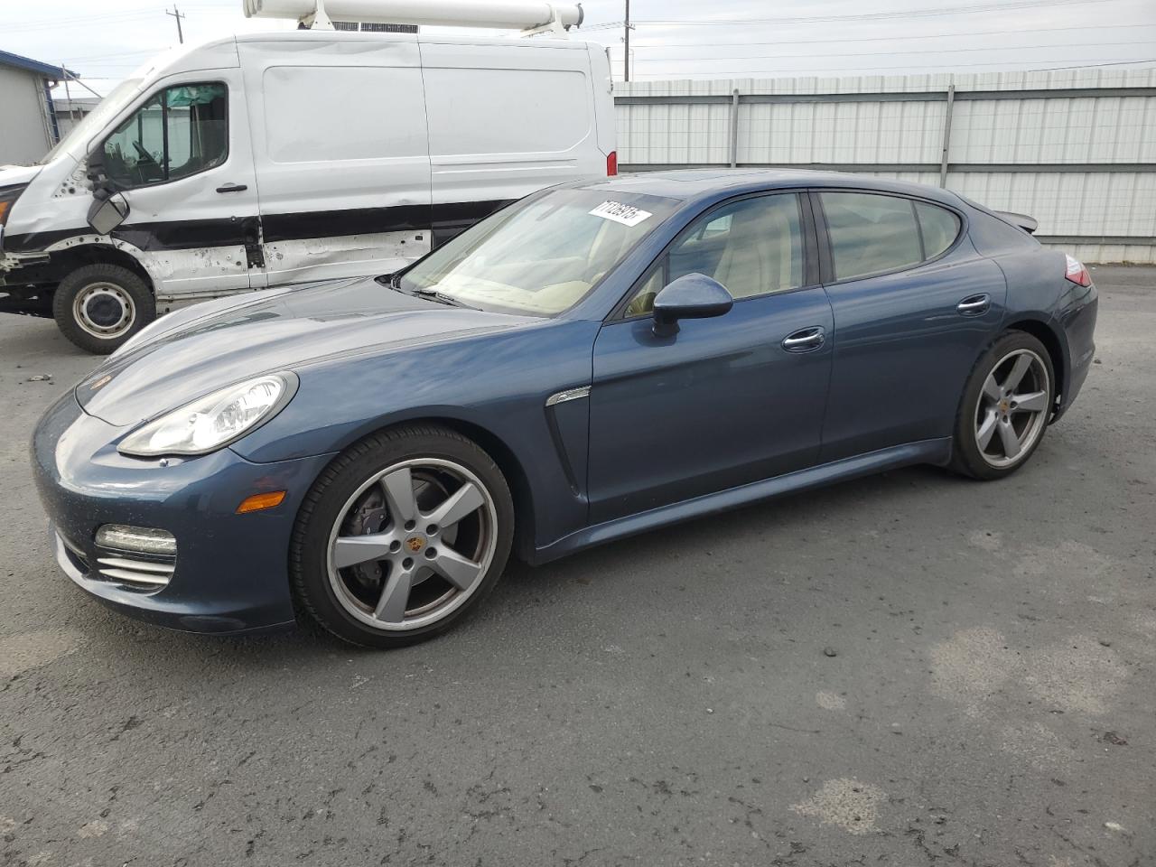 PORSCHE PANAMERA 2