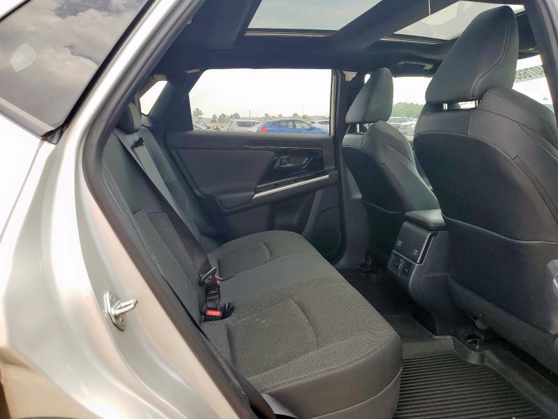 2024 TOYOTA BZ4X XLE JTMABACA4RA056975