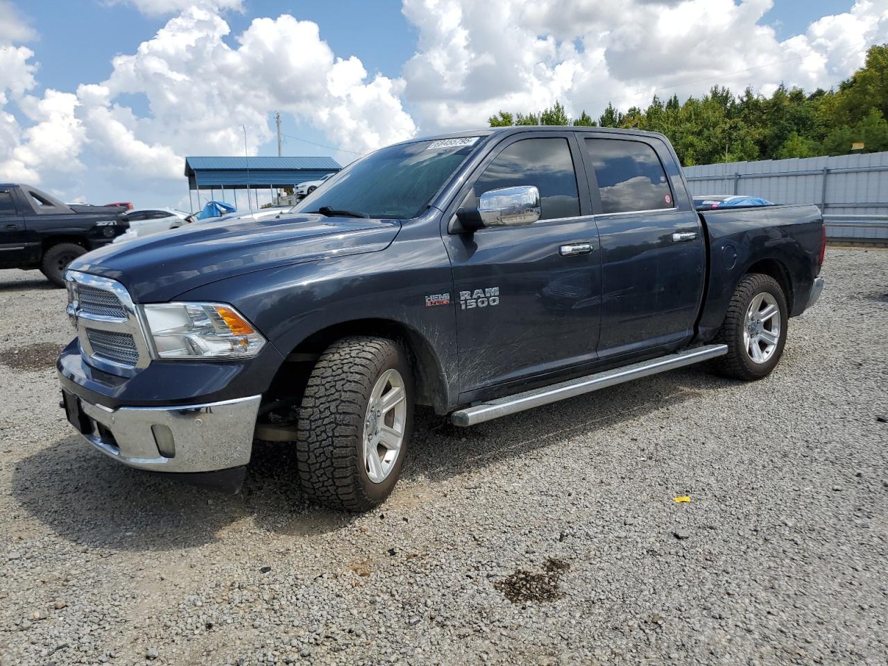 RAM 1500 SLT