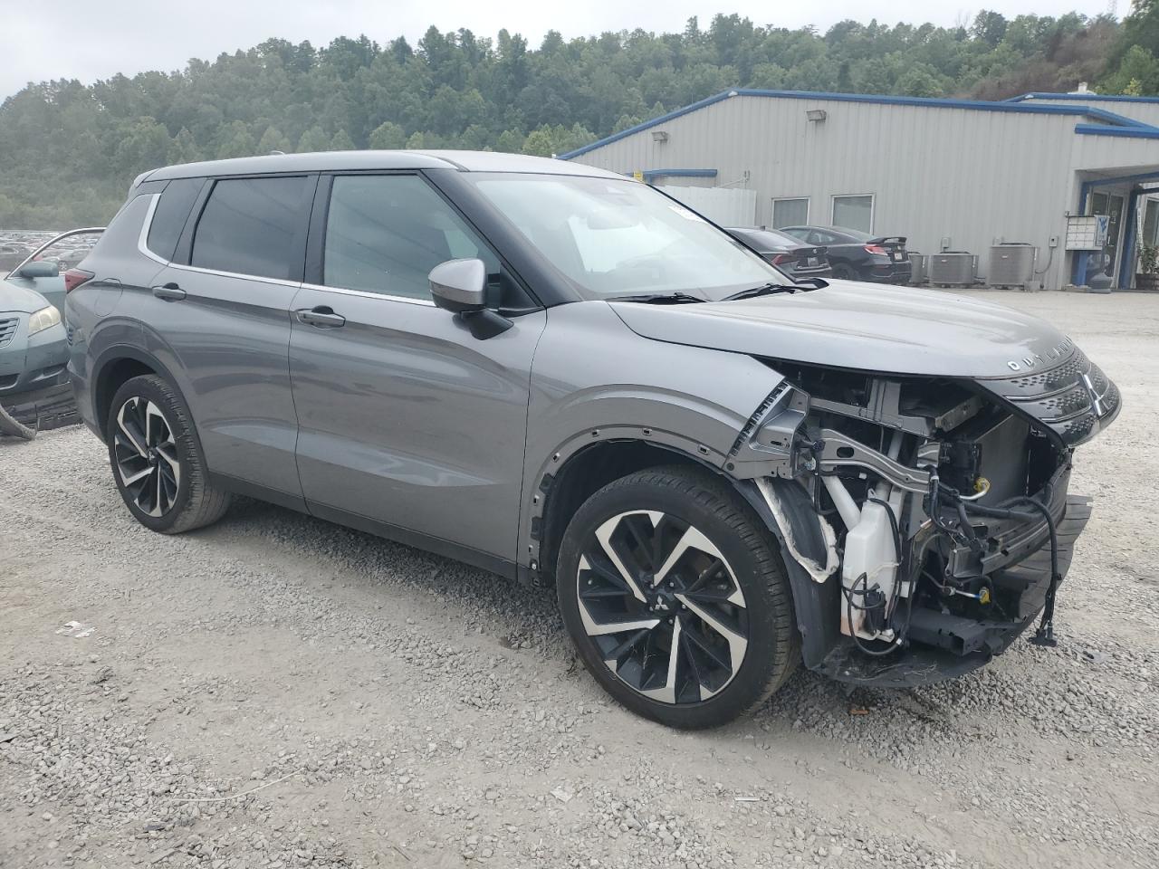 MITSUBISHI OUTLANDER SE