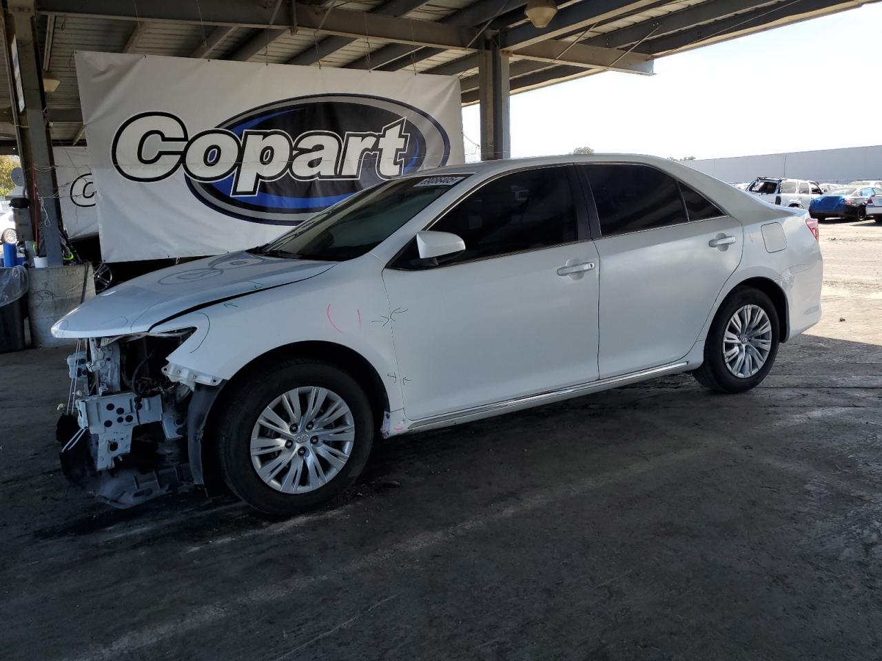 TOYOTA CAMRY BASE