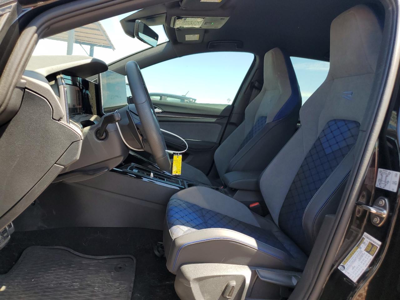 VOLKSWAGEN GOLF R BLACK EDITION