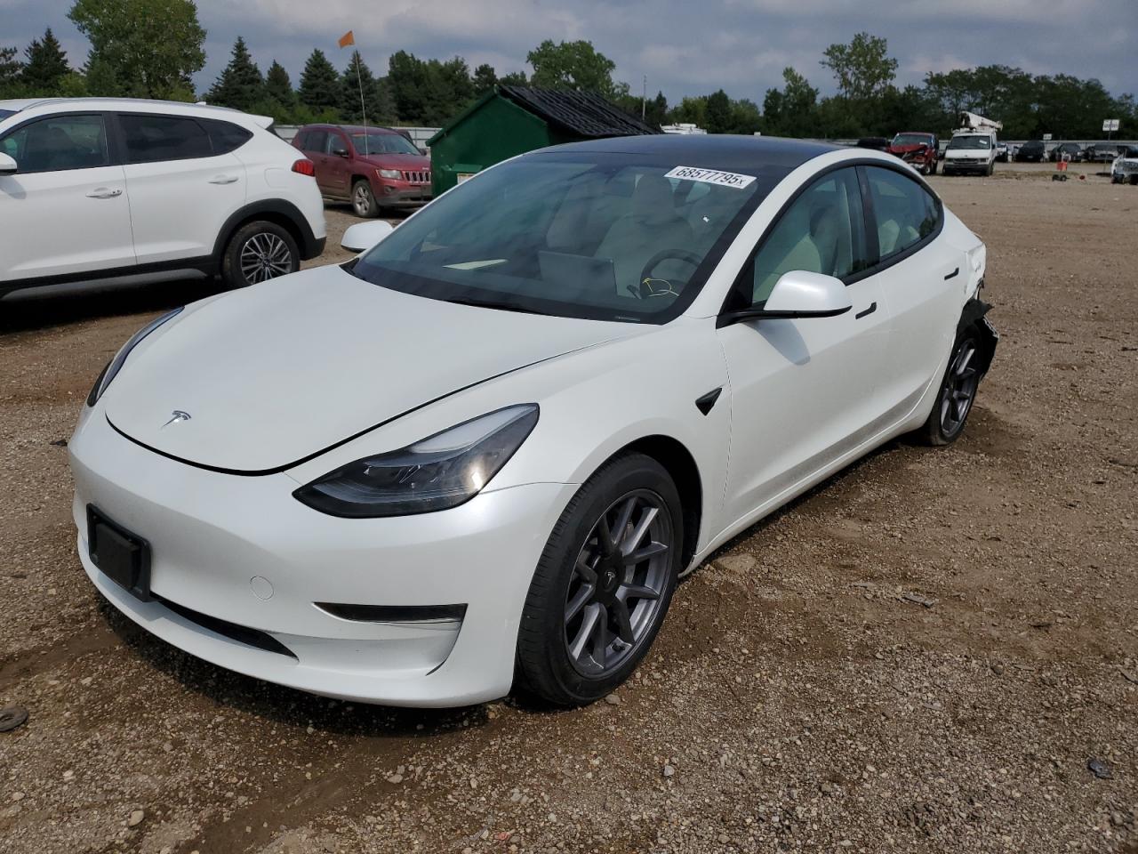 TESLA MODEL 3