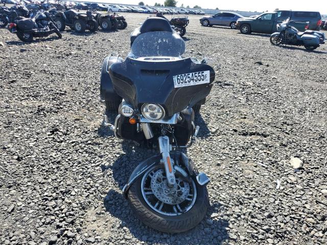 2015 HARLEY-DAVIDSON FLHTCUTG TRI GLIDE ULTRA 1HD1MAL19FB862647