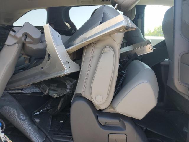 2025 TOYOTA SIENNA XLE 5TDJRKEC7SS244530