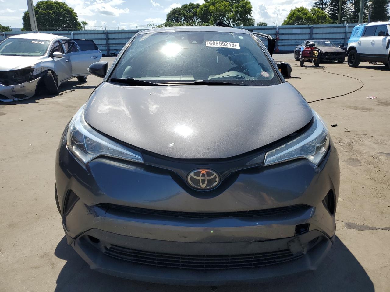 TOYOTA C-HR XLE